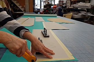 Herstellung neuer Kissen erfolgt in Massarbeit. Herstellung neuer Kissen erfolgt in Massarbeit.