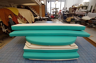 Fertige Kissen für ein Segelschiff. Fertige Kissen für ein Segelschiff.