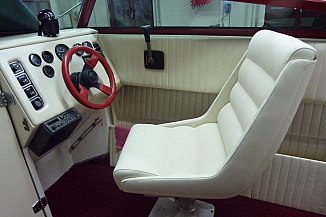 Cockpit und Polsterung erneuert motorboot Cockpit und Polsterung erneuert motorboot