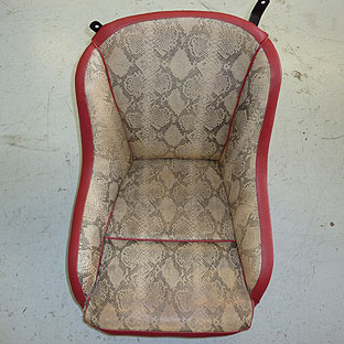 Nachher: Fertiger Sitz mit Originalbezug als Sitzflche.