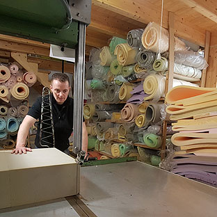 Wir verfügen über sehr viele verschiedene Schaumstofftypen... Wir verfügen über sehr viele verschiedene Schaumstofftypen...