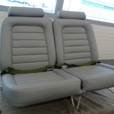Bereit zur Endmontage im Cockpit des Flugzeugs: Die fertig hergestellte R�ckbank im neuen Look und mit neuem Sitzkomfort.