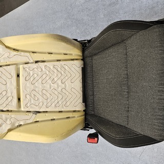 Hier sind deutlich die Airbags zu sehen.