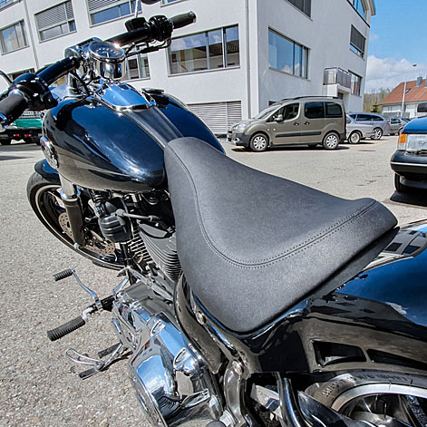Klassisch schlichte Eleganz: Ein Hightech-Sattel, der für viele Jahre optimalen Fahrkomfort bereitet.