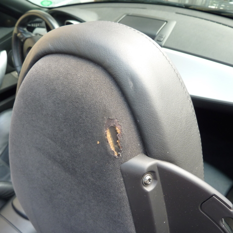 Auch hier: Ein massiver Schaden durch Glut an einem Autositz